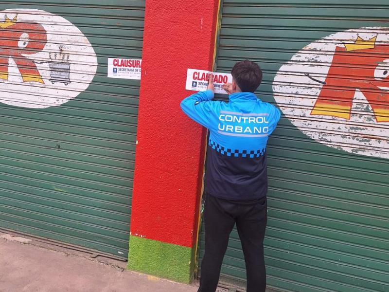 Supermercado clausurado por expendio de mercadería vencida